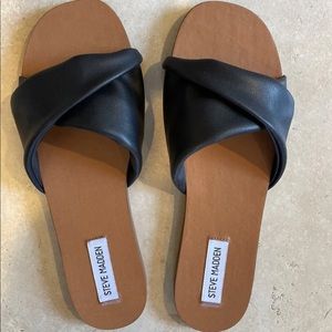 New With Box Women’s Size 9 Steve Madden Kendria Black Sandal Never Been Worn
